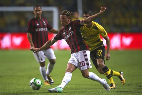 Oct 4, 2023 · How to watch Borussia Dortmund vs. AC Milan soccer game. AC Milan will face off against Borussia Dortmund in the Champions League Group Stage at 3:00 p.m. ET on October 4th at SIGNAL IDUNA PARK. 